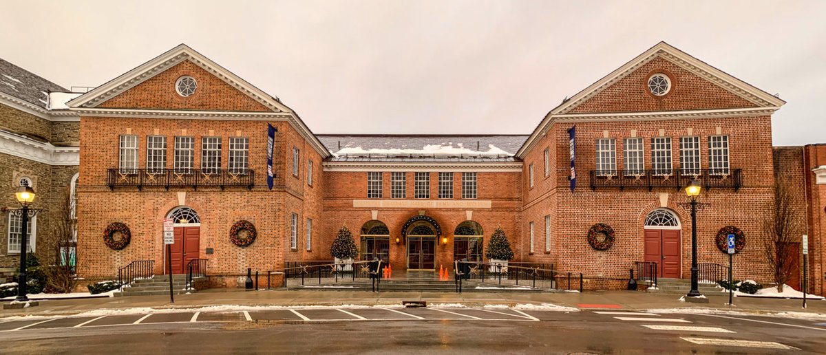 localBuddygo's tweet image. 🤣 Fun Fact Alert! Did you know Cooperstown, New York, is home to the Baseball Hall of Fame? ⚾️🏆 Swing by with Local Buddy for a grand slam of a time! 🗺️ #BaseballBonanza #CooperstownCraze #LocalBuddyApp 🧢🥳😄