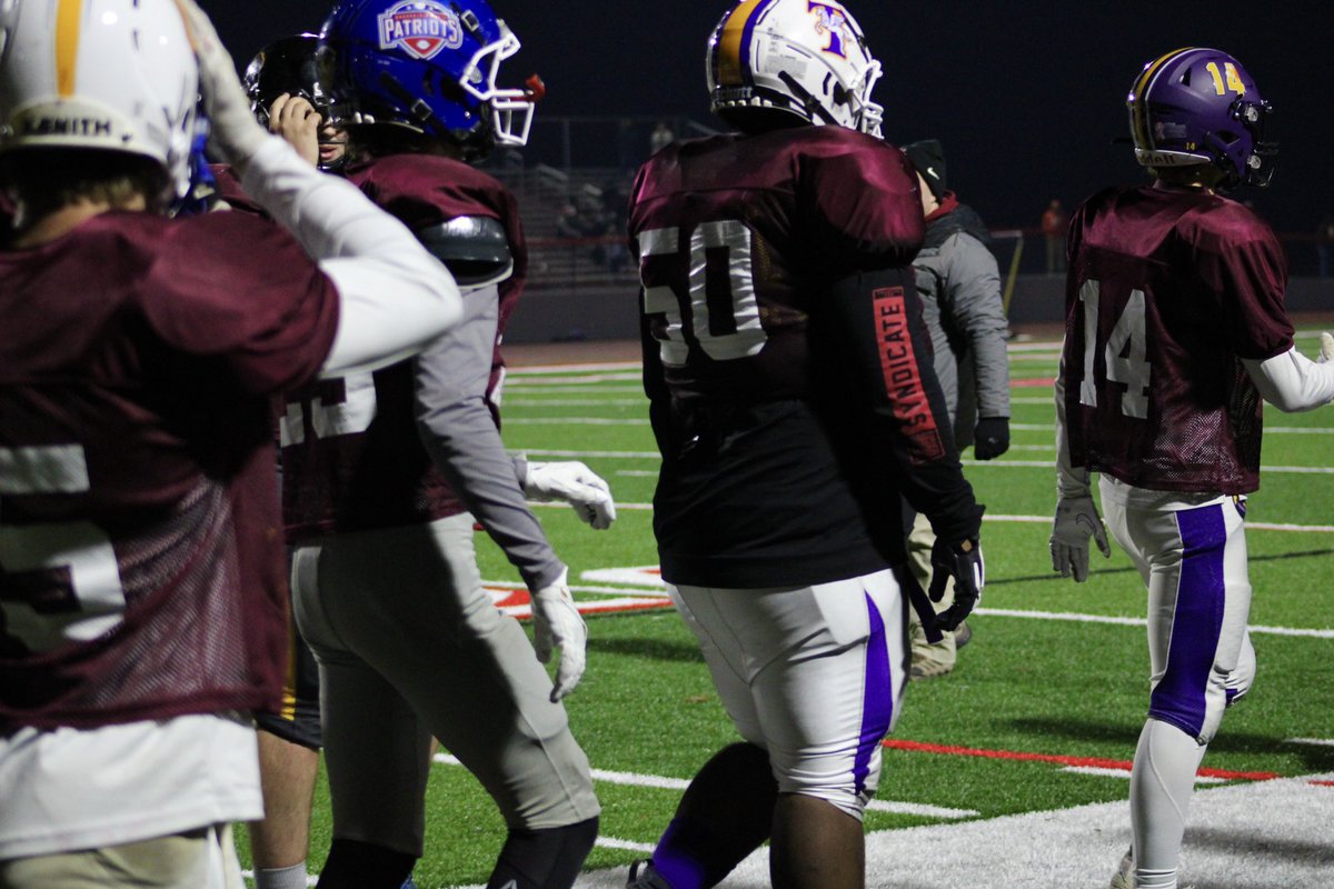 LooneySin's tweet image. Big dubs with the dawgs of the NORTH 

This years #section2 2023 Senior All-Stars🔥