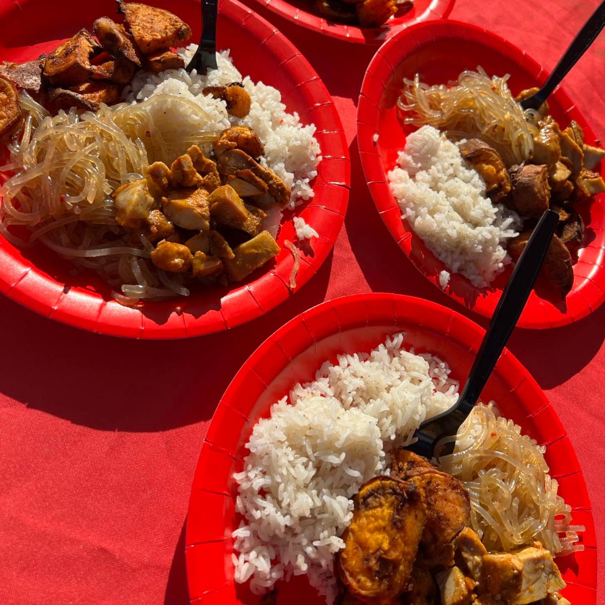 Buccaneers Tailgate! We're pushing to have them win this week, and Team Tampa got pictures fueling the fans with fresh flavors last week! #gobuccs #football
