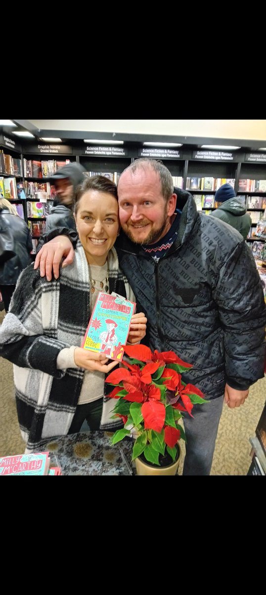 Me and @leonaforde1 writer of the awesome Milly Mccarthy books 😀 #millymccarthy #LeonaForde #books #waterstones #cork