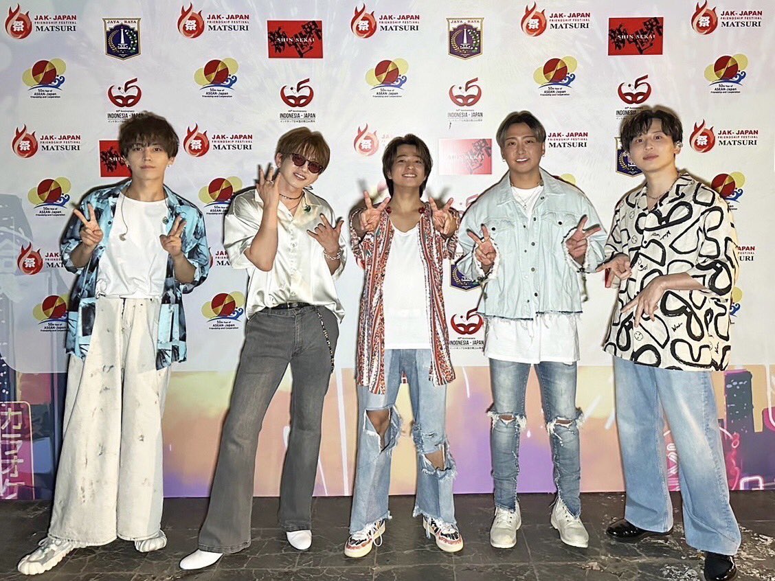 Da_iCE_STAFF's tweet photo. 'Jak-Japan Matsuri 2023'
Thank you so much #JJM2023 !!
Our first stage in JAKARTA‼︎🇮🇩🎲

ジャカルタでの初LIVE！
「ジャカルタ日本祭り2023」
ありがとうございました！！

 <setlist>
#CITRUS
Funky Jumping
Clap and Clap
DREAMIN' ON
ウィーアー!(#ONEPIECE)
#スターマイン 

▼playlist 'This is Da-iCE'
https://t.co/jV6uxGICfs

▼CONTENTS LIST
https://t.co/uM8EQBERwP

#SHINSEKAIMUSICFEST 
#JJM #Da_iCE