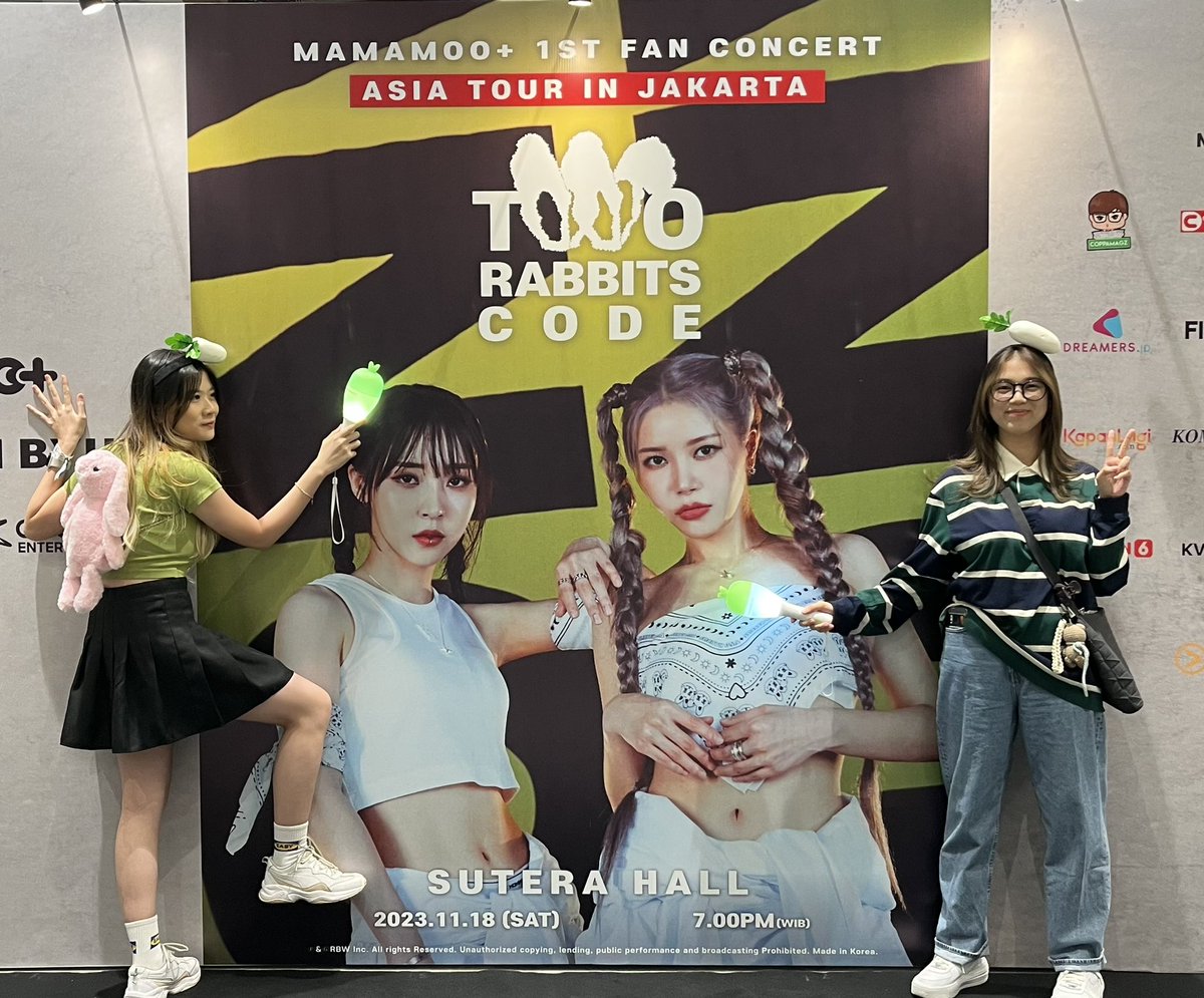 moonn_andstar's tweet photo. this was the happiest day of my life can you tell
#MAMAMOO #MAMAMOOplus #SOLAR #MOONBYUL #๋ง๋ง๋ฌด #๋ง๋ง๋ฌดํ๋ฌ์ค #MAMAMOOplusInJKT https://t.co/A7dExkXWqF