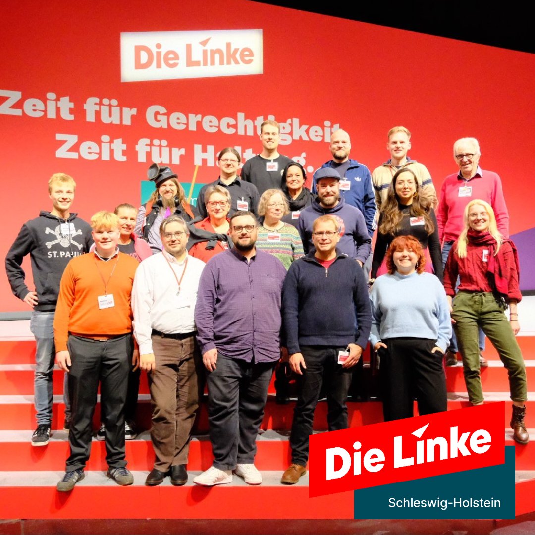 linke_sh's tweet photo. Augsburg | #LinkeBpt
Wir sind #EineLinkeFürAlle! Unser Team aus Schleswig-Holstein beim Parteitag von #DieLinke.
Die Stimmung könnte nicht besser sein 😊
Nach Generaldebatte und Beschluss des Programms zur Europawahl, steht nun die #Erneuerung im Vordergrund. #NurMitLinks https://t.co/BKS0KqYqs0