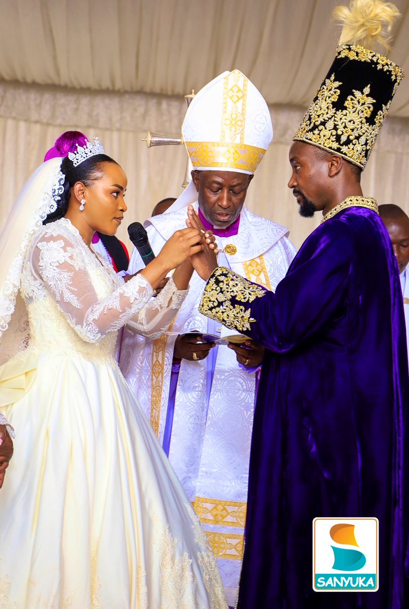 chesnaBlessing's tweet photo. Congratulations  The @KingNadiopeIV  &amp; Inebantu  Jovia  Mutesi 🎉
#BusogaRoyalWedding https://t.co/aKEWloVaob