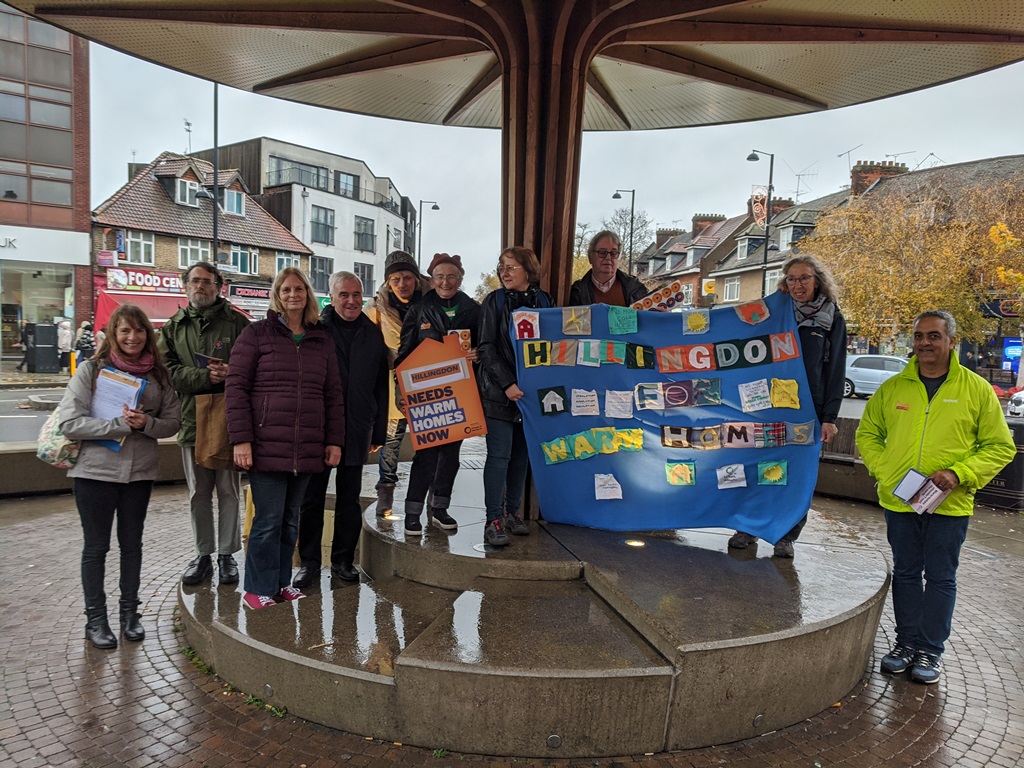 HillingdonFOE's tweet photo. Hillingdon Friends of the Earth and friends in Hayes today #UnitedForWarmHomes with @johnmcdonnellMP . Many thanks to John McDonnell and also to @hheraldnews for joining us to fight for #warmhomes that don't cost the earth. #insulation #RenewableEnergy https://t.co/Kx6kJqA0Ii