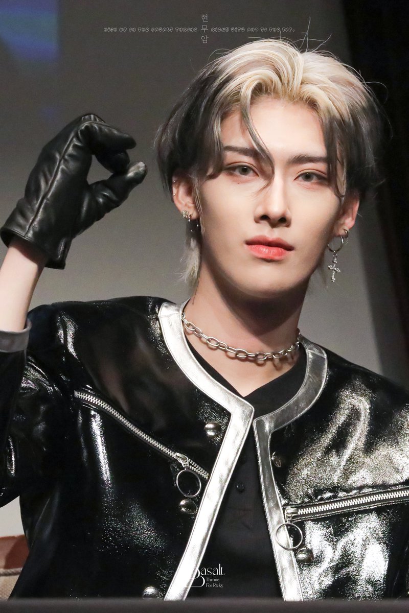 🪨
231118

“ 5 2 0 ” 

#리키 #RICKY #沈泉锐 #リッキー
#제로베이스원 #ZEROBASEONE