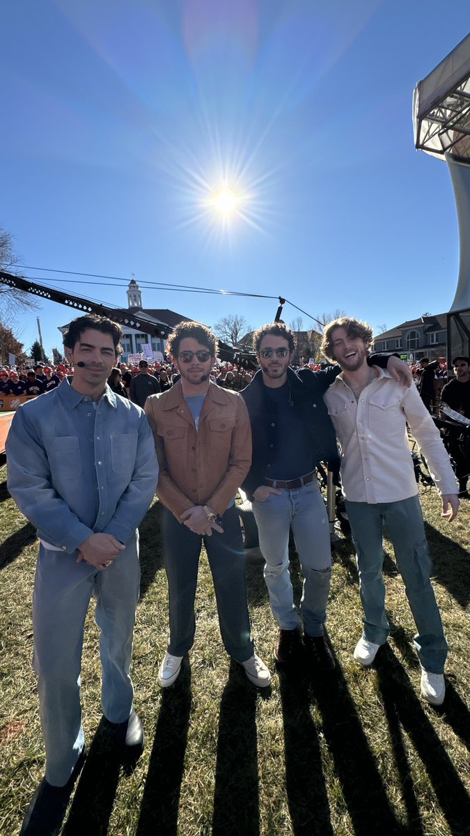 We’re here! Let’s get it @collegegameday!! <a href="/baileyzimmerman/">⚡️Bailey Zimmerman⚡️</a> #StrongEnough