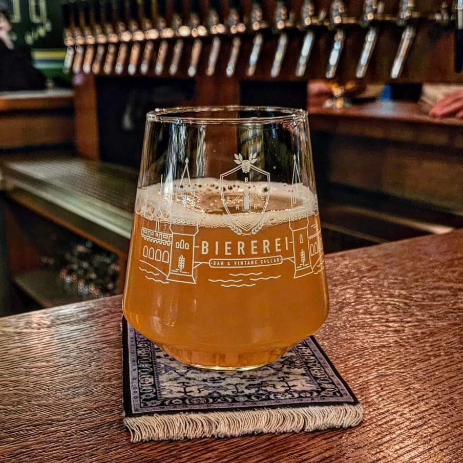 brunnenbraeu's tweet photo. Craftcore – IPA (****) 6,2%
#beeronthecarpet
#craftcore #ipa #indiapaleale https://t.co/14ExujHXrN