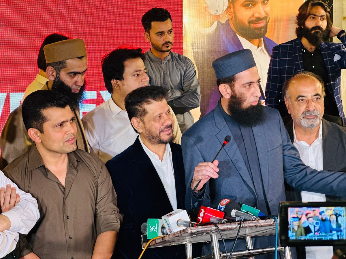 "کراچی ملیر میں انورکس سولر انرجی کے ڈسپلے سنٹر کا افتتاح۔ ڈیلکس بیٹری کو کراچی ملیر  میں انورکس سولوشن آؤٹ لیٹ کھولنے پر مبارکباد اللہ آپ کو مزید کامیابیاں دے۔
#Inverex #karachi #AuthorisedDealer #deluxbattery