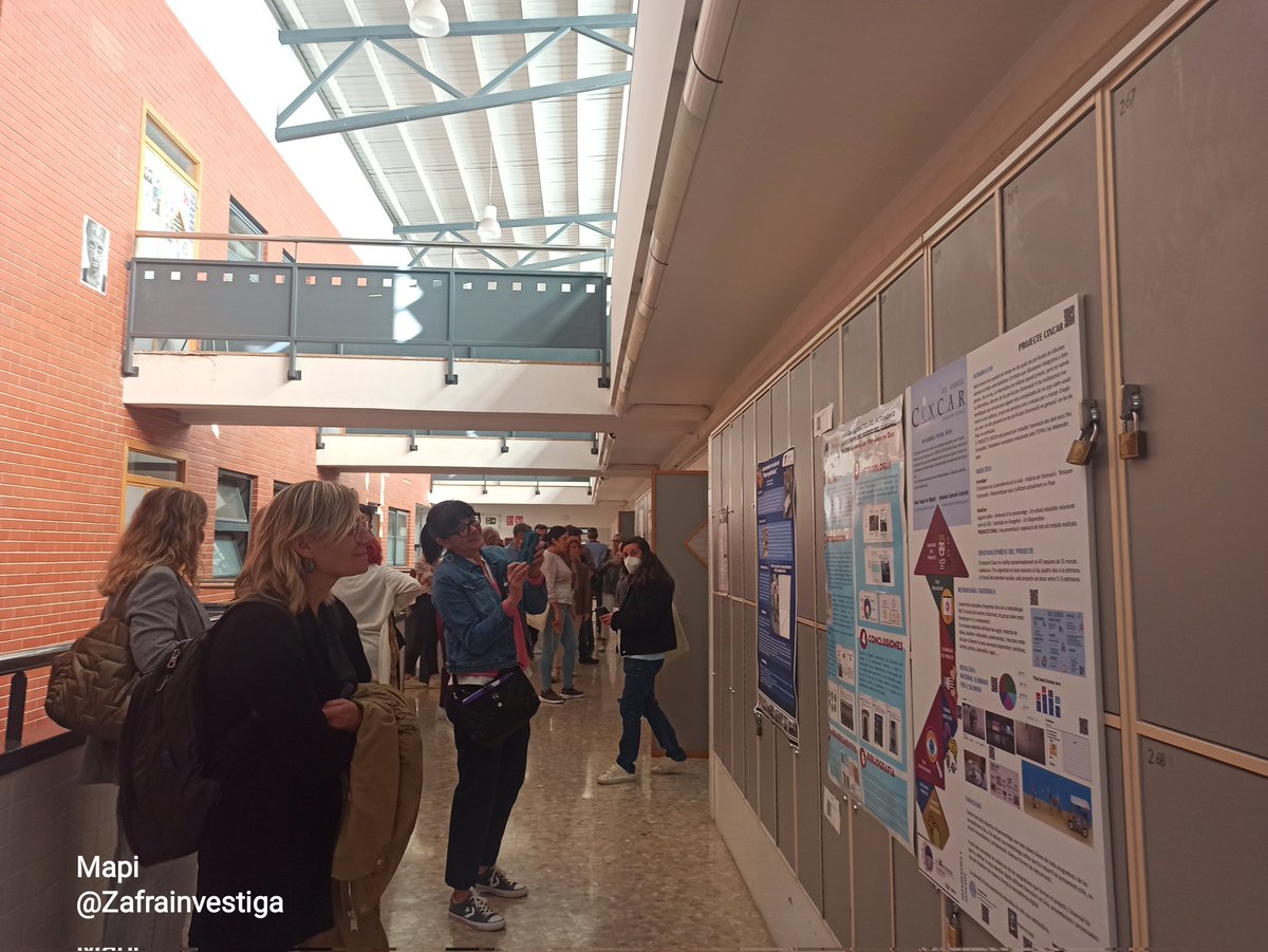 Zafrainvestiga's tweet photo. Després del taller de dansa de l'Andrea Francés, tocava el temps dedicat a compartir els pòsters #IVCongrésCTEM #conAdeSTEAM
Temps d'explicar i d'aprendre dels altres, encara q amb molt poc temps perquè no ens podem dividir🤷♀️ i va i resulta q no ens hem vist el @j_segui i jo🤦♀️ https://t.co/wUyJV8cd3x