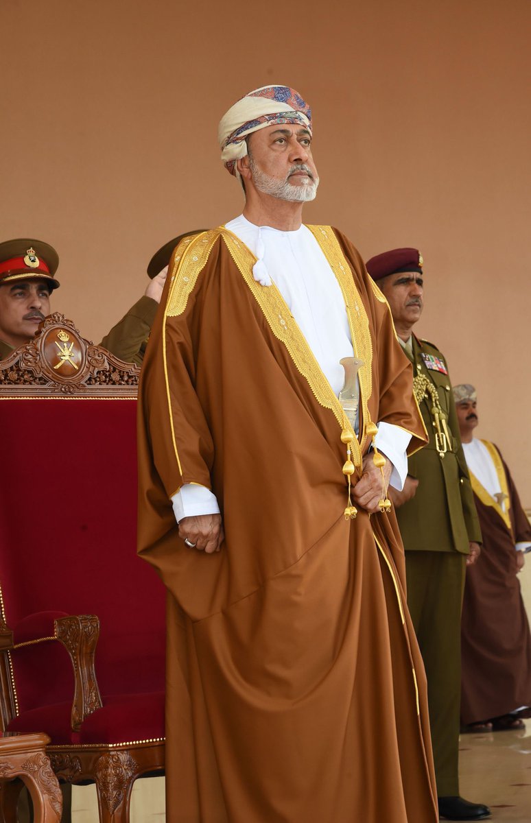 الثامن عشر من نوفمبر ، يأتي متوشحًا رداء الفخر والحب لهذا الوطن المعطاء 🇴🇲❤️
حفظ الله عُماننا سلطاناً وشعباً ودامت البهجة على أرضها الطاهرة. 
#العرض_العسكري_53 #العيد_الوطني_53_المجيد