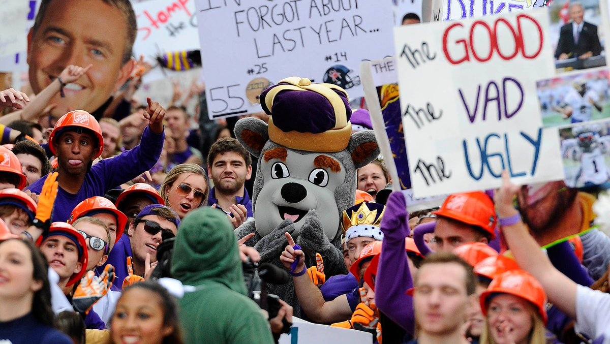 🗞Bill Goodykoontz 💻 tweet media