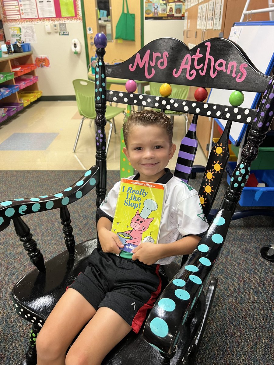 nicole athans tweet media