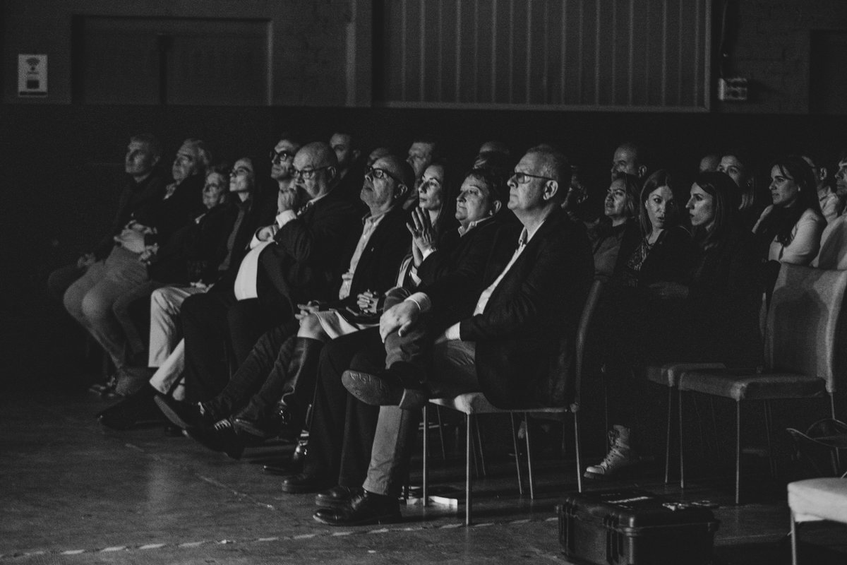 FedCatHandbol's tweet photo. 🥹 Imatges que són sentiments. Sentiments que ens omplen. Sentiments que són orgull. Sentiments que parlen de l'#HandbolCatalà.

🙌 Gràcies a tots i totes.

#30FestaHandbolCatalà https://t.co/BuqnROtZCc