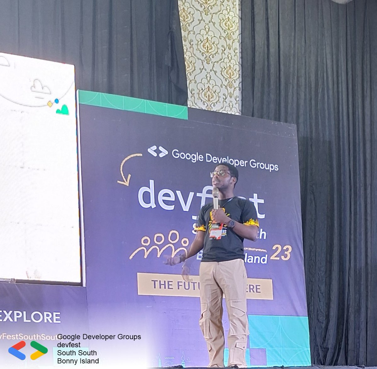 gdgbonny's tweet photo. Mr Sadiq Akinjobi dishing it hot hot!
"You need to focus on Training and Growth in the TECH SPACE"
#devfest
#devfestssa
#devfestsouthsouth23
#devfestsouthsouthbonny
#gdgbonnyisland
#devfestbonny
#wtmdevfestbonny
#wtmdevfestbreakfast
#wtmbonny https://t.co/QjyAACCBYZ