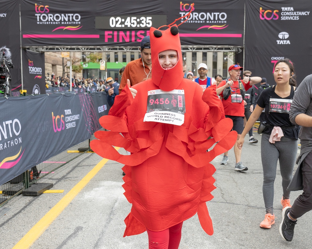 🎉🏃‍♀️🏃‍♂️ A big round of applause for all our Guinness World Record runners! 🌍🏅

Whether it was the fastest time in a unique costume or the longest linked run, your determination and spirit have truly inspired us all.

#TOwaterfront42k #GuinnessWorldRecord