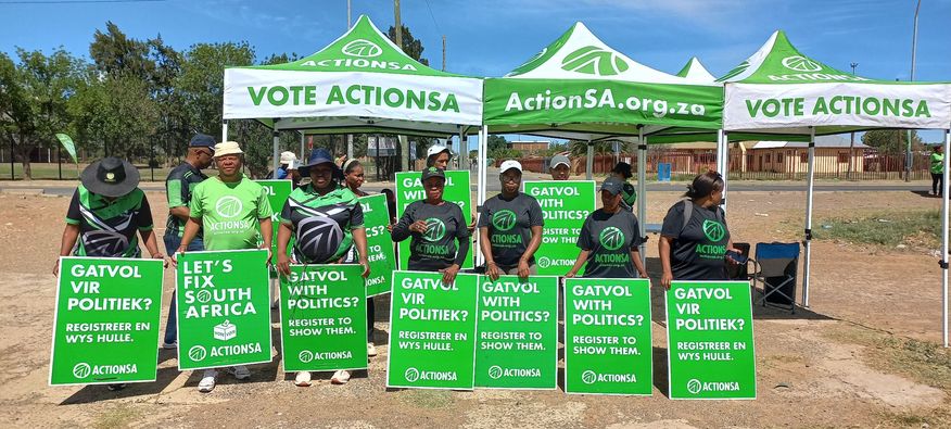 Action4SA's tweet image. Northern Cape Province 💚

@Andy69Louw and the team doing their part to ensure that every voter is registered and able to cast their vote in the 2024 elections.

#RegisterToFixSA #EachOneBringOne