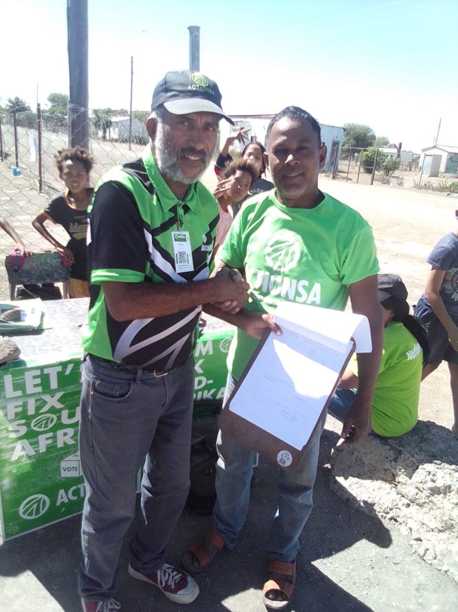 Action4SA's tweet image. Northern Cape Province 💚

@Andy69Louw and the team doing their part to ensure that every voter is registered and able to cast their vote in the 2024 elections.

#RegisterToFixSA #EachOneBringOne