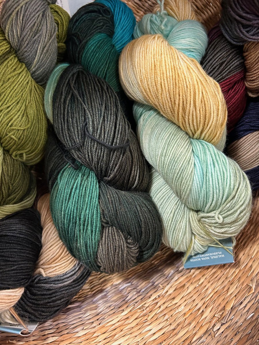 It’s small biz Saturday and the cold and dark months are upon us - which means it’s time to get knitting! Cricket Cove is a sanctuary for knitters and crafters alike! They have the highest quality yarns, sell gorgeous handmade knitwear, and host fun events and workshops! 🧶