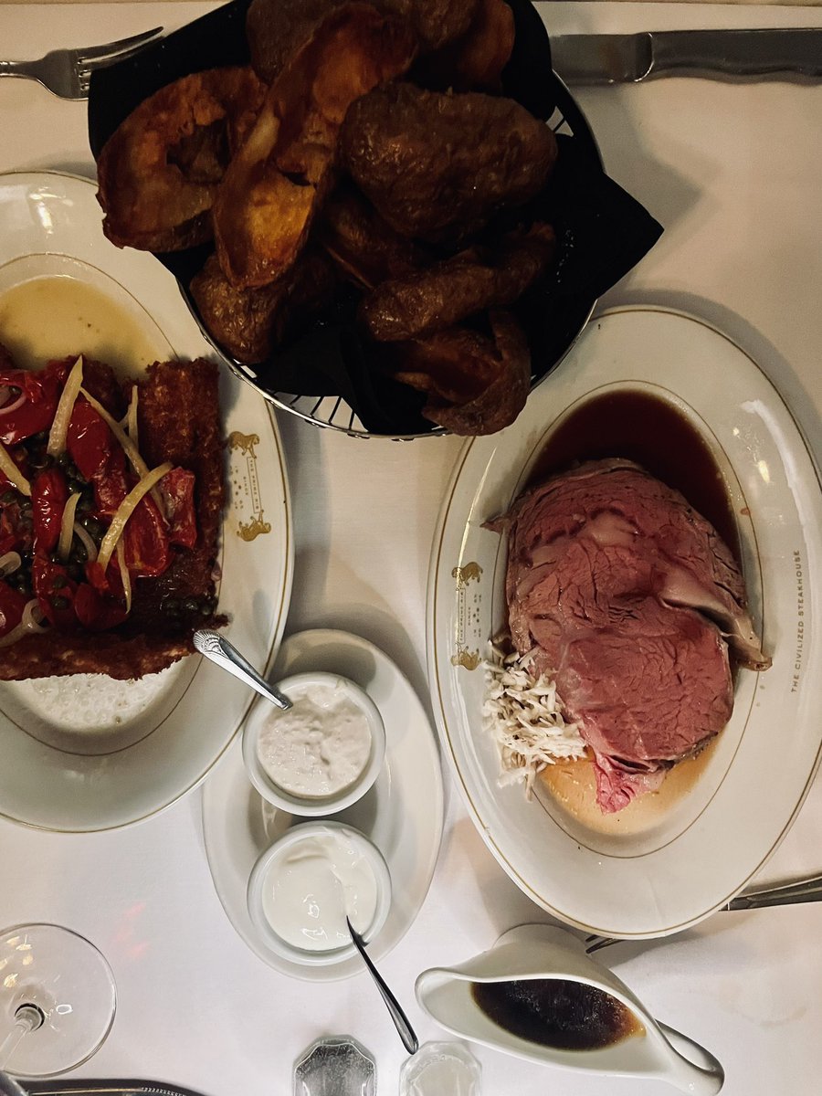 Laura Hayes 🍣 tweet media