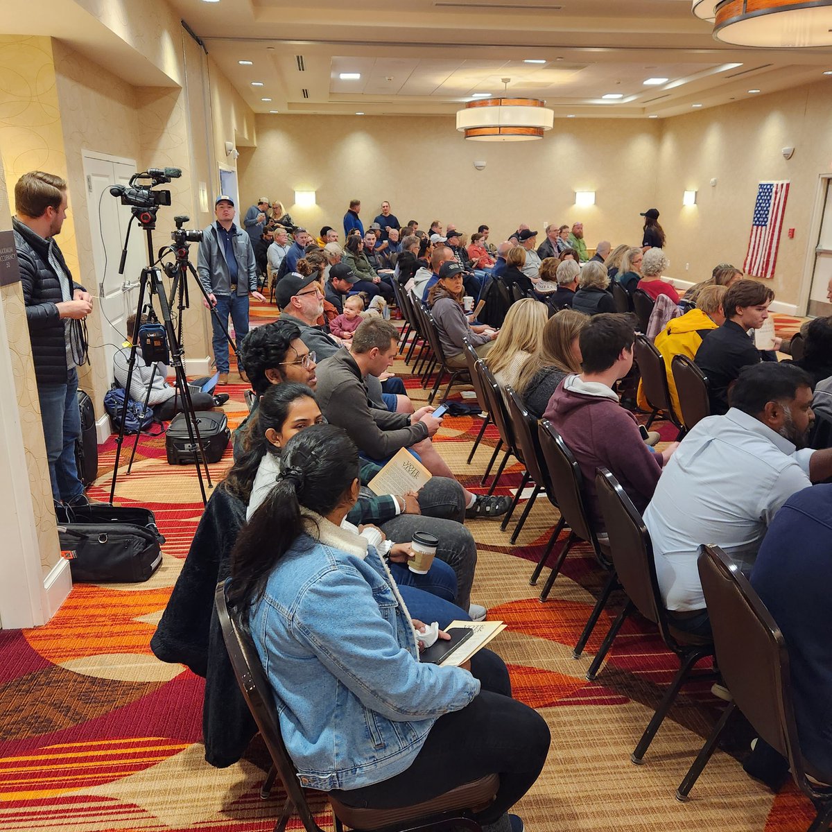 LindaStickle's tweet image. Full house in Scott County, Iowa this morning.
@VivekGRamaswamy