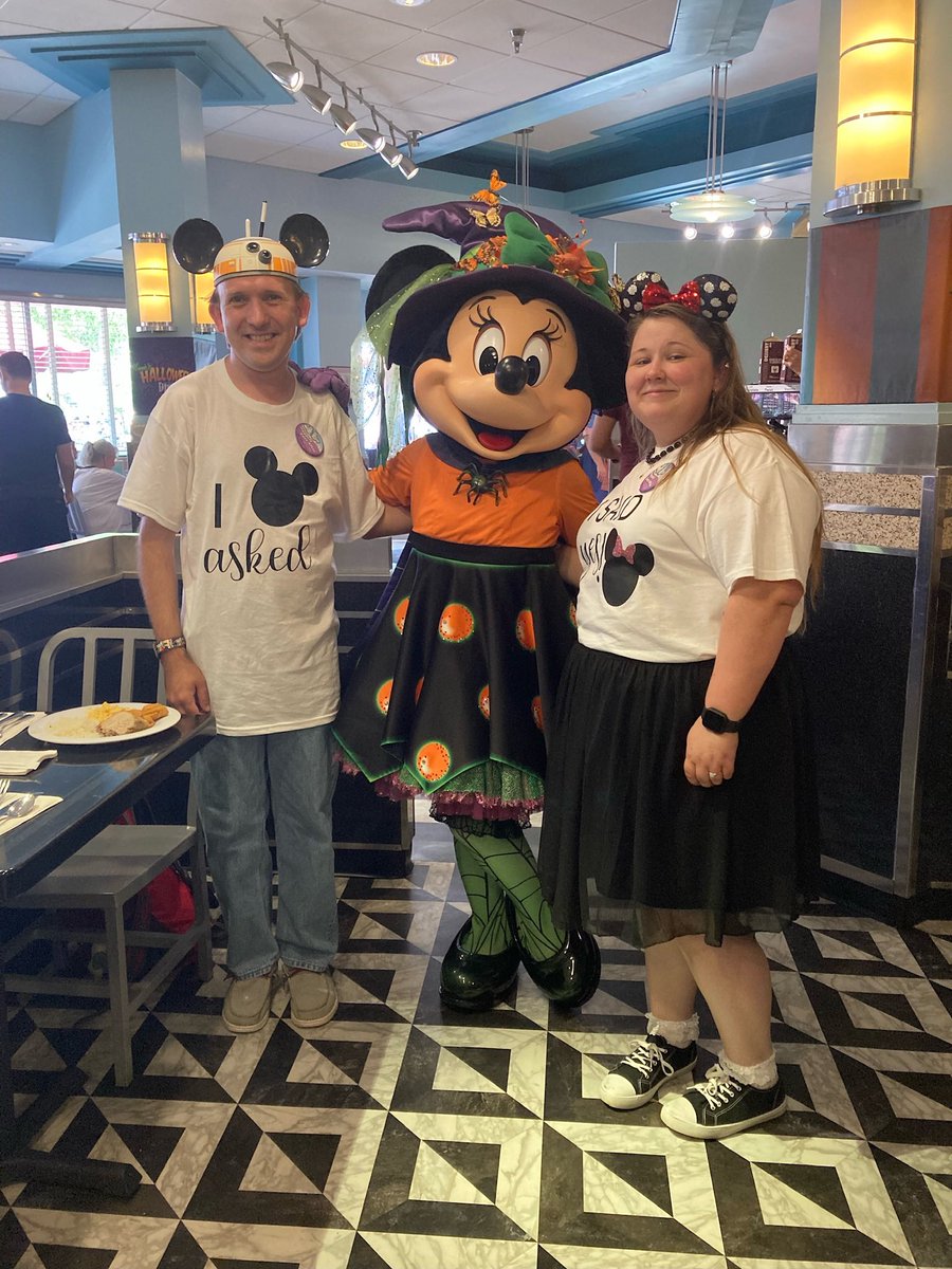 PonyProdWTVY's tweet image. Happy birthday, Mickey and Minnie Mouse! Always a pleasure meeting you at the parks!

#HappyBirthdayMickey #HappyBirthdayMinnie #MickeyMouse #MinnieMouse #WaltDisneyWorld #Disneyland