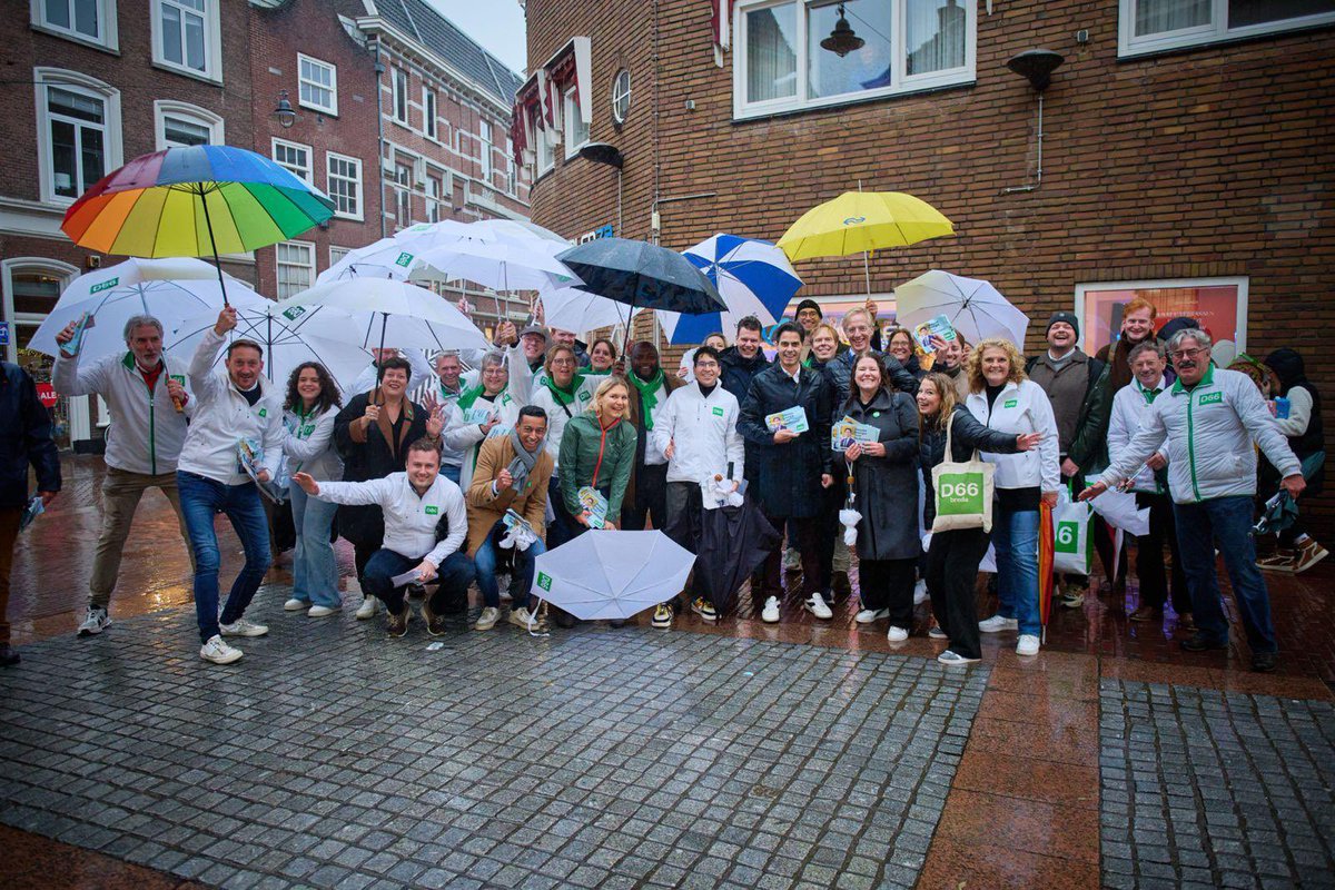 Weer: nat! 🌧️
Stemming: top! 🎉

Groetjes uit Den Bosch 👋
#teamD66 #stemD66