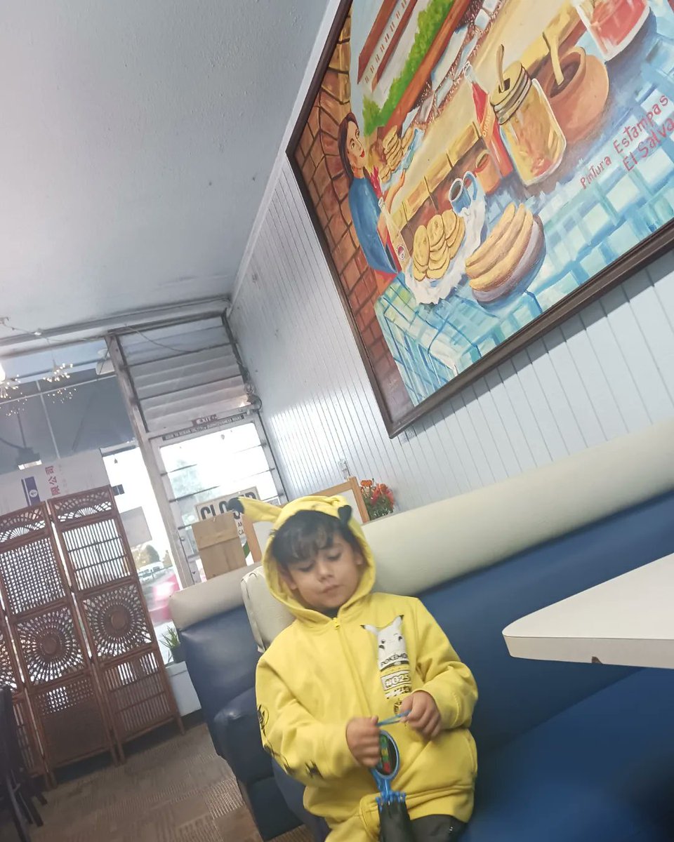 KellySludge's tweet image. Picking up deliciosa pupusas @losplanesderenderos