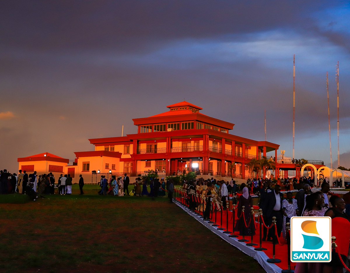 francis_isano's tweet photo. An evening at Igenge Palace, where the reception of the #BusogaRoyalWedding is underway, is indeed exuding true royalty.

#NBSUpdates https://t.co/Jo5eRoj2wO