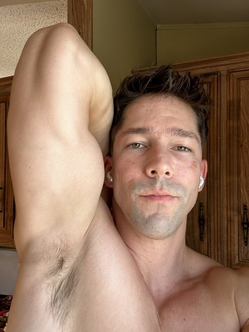 Watch Eddie Patrick's leaked NSFW photo on TwXstars