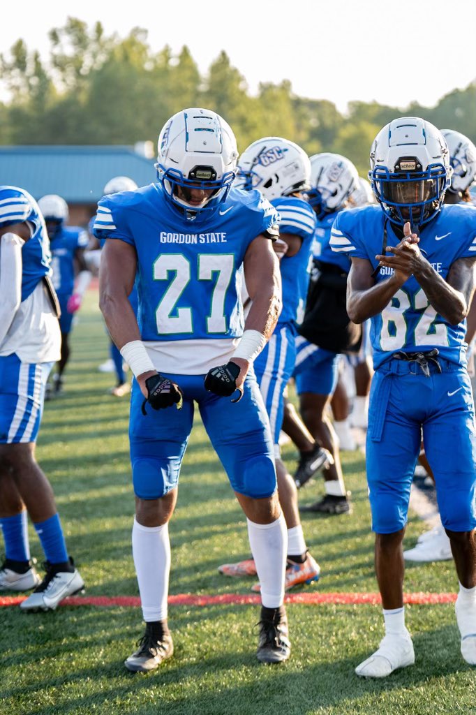 JacobManlius's tweet photo. Better living soon🖤 I plan on doing one more year at Gordon state college to prepare me for any level of next level football when I transfer out. Recruitment 100% open 💪🏽 https://t.co/UU1S5fOdeA
