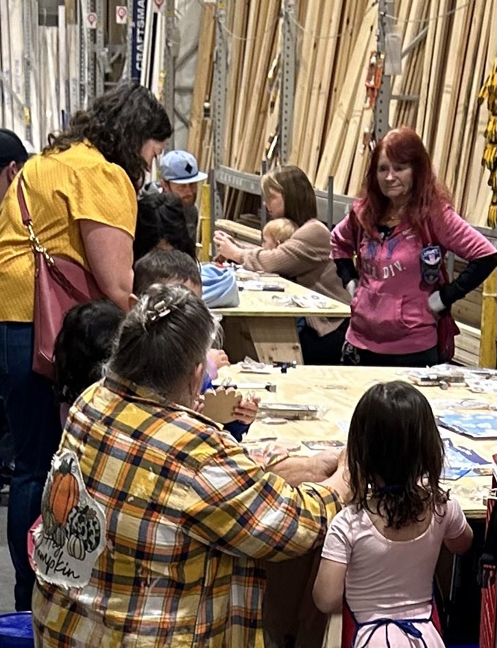 ginogilberto's tweet photo. Future DIYers here making turkeys at Whitemarsh Lowes….@BlueBoxR1 @DCT0813MD @MelindaCounts @kristiezw @oldakaka @Ashlynn_31 https://t.co/kDUjrSvj1h