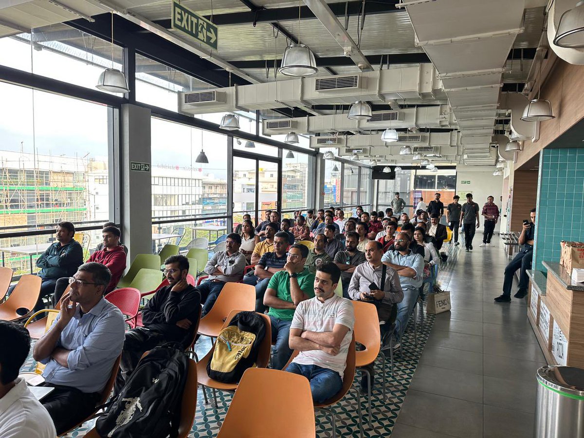 VXVHub's tweet photo. AI and Web3 💫

#Bengaluru and #Bhubaneshwar!

@FoundershipHQ and @shardeum 

One day, two states!

What a great Saturday it was!

#LearnWithOG https://t.co/KM71rMLN7F