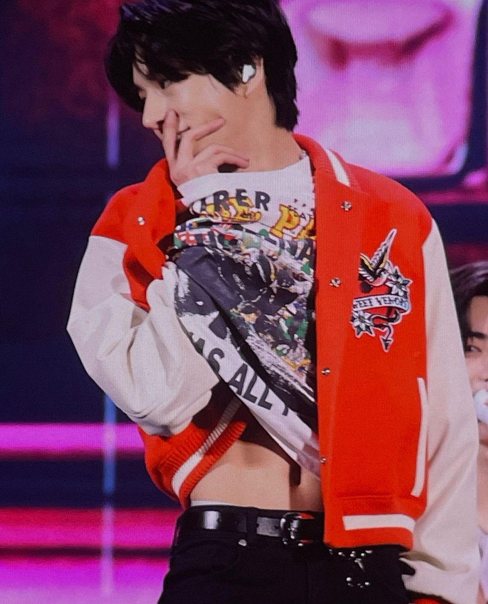 cherieyunie's tweet photo. WE DEMAND JAKE WAIST CHAINS NOW 🗣 https://t.co/Y5YQWDzpJC