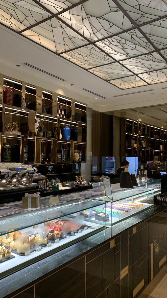 Mark_Dy's tweet photo. Admiral Hotel. Didn’t know that it was that nice inside. 👌🏻👌🏻👌🏻 https://t.co/bJJxq3L6sL