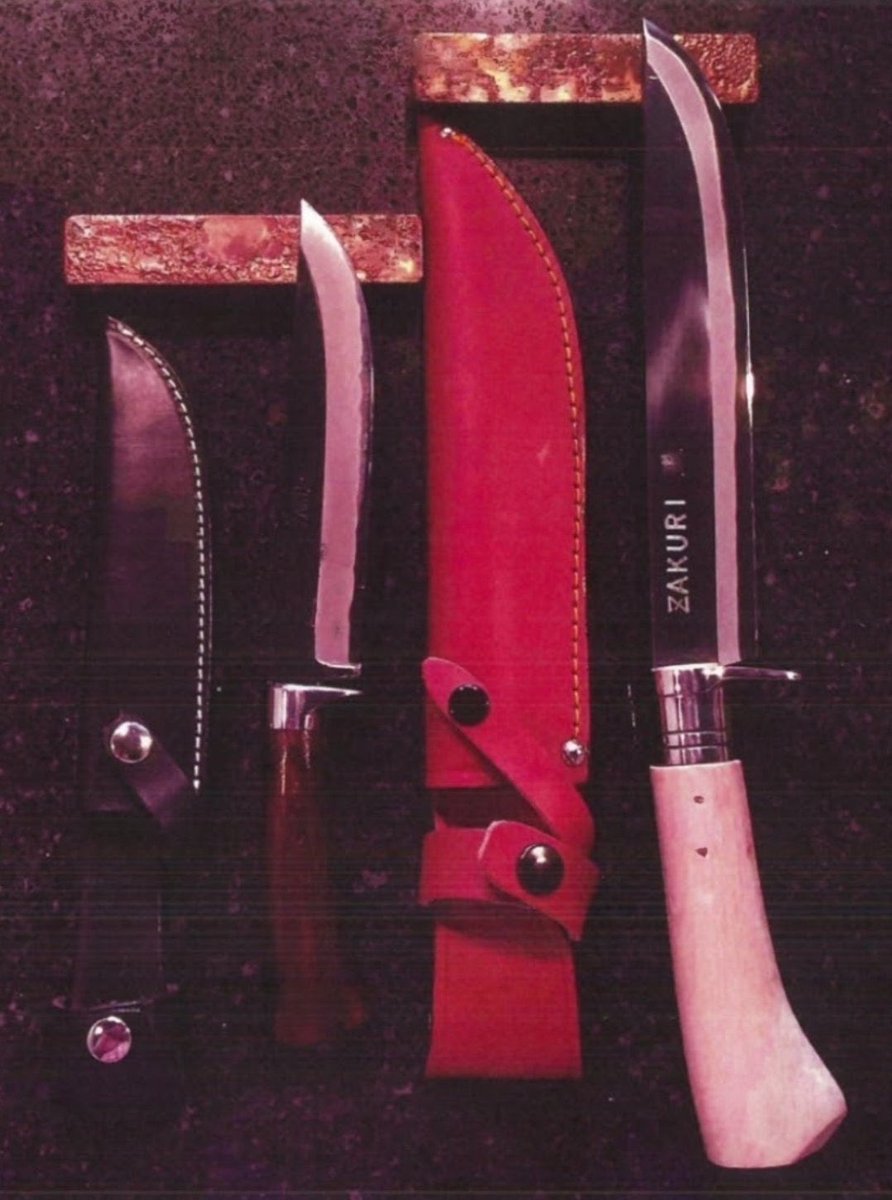 Bugsy2911's tweet photo. @joelki62698198 @laylasgalaxy This is #AmberHeardIsAnAbuser texting with #JoshDrew on using a set of knives on Johnny! Stfu! https://t.co/EQKsES46du