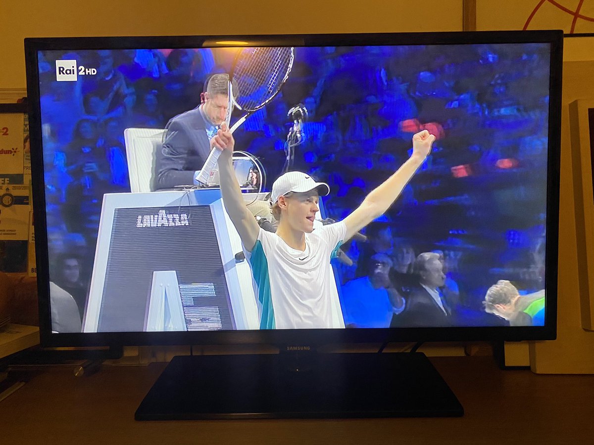 paolomaggioni's tweet image. Ma che bello Jannik! E che bella la Torino delle Finals! E’ F I N A L E! 🎾🇮🇹 #atpmasters #JannikSinner