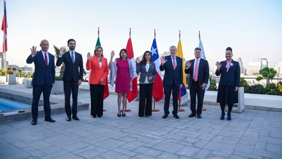 PeruOEA's tweet photo. Este 2023, entre otros grandes logros de nuestra @CancilleriaPeru 🇵🇪, destacan:

1) Alianza del Pacífico (@A_delPacifico)  – El Perú es presidente desde 1 de agosto de 2023 

https://t.co/RSo421wy2i https://t.co/5ZufvXrL8k