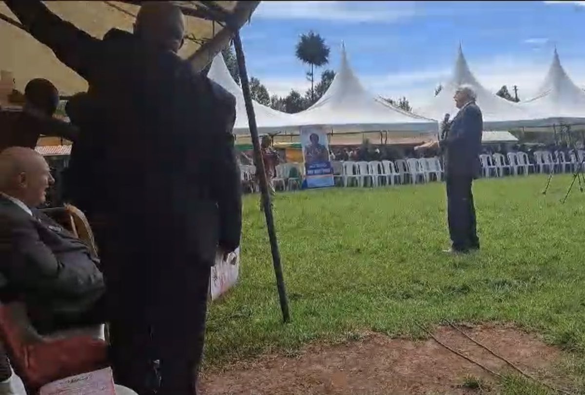 drlonniemoore's tweet photo. Of the many great funerals I’ve been part of, none as impressive as I had the privilege of preaching of Winnie Nyabero, the wife of one of the greatest preachers I know, Seaberry Nyabero of Kenya. Over 2,000 in attendance, over 200 pastors, many Dignitaries of Kenya. https://t.co/o6Cz66LQIv
