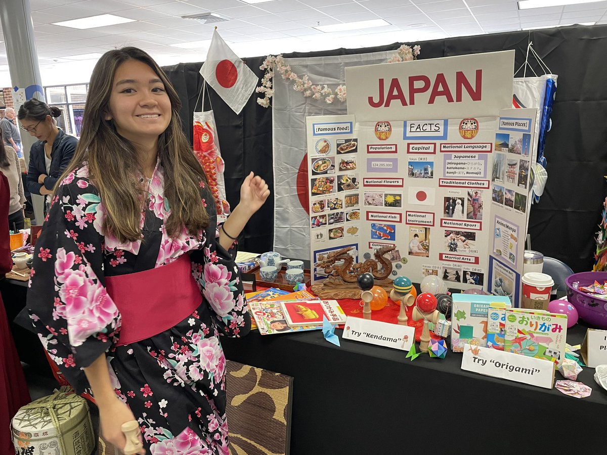 Thank you Mrs. Williams and Mrs. Guzman for doing an amazing job with your table representing Japan 🇯🇵 <a href="/GESGATOR/">Garrisonville Elem.</a> representing at the <a href="/SCPSchools/">Stafford Schools</a> Multicultural Fair today!