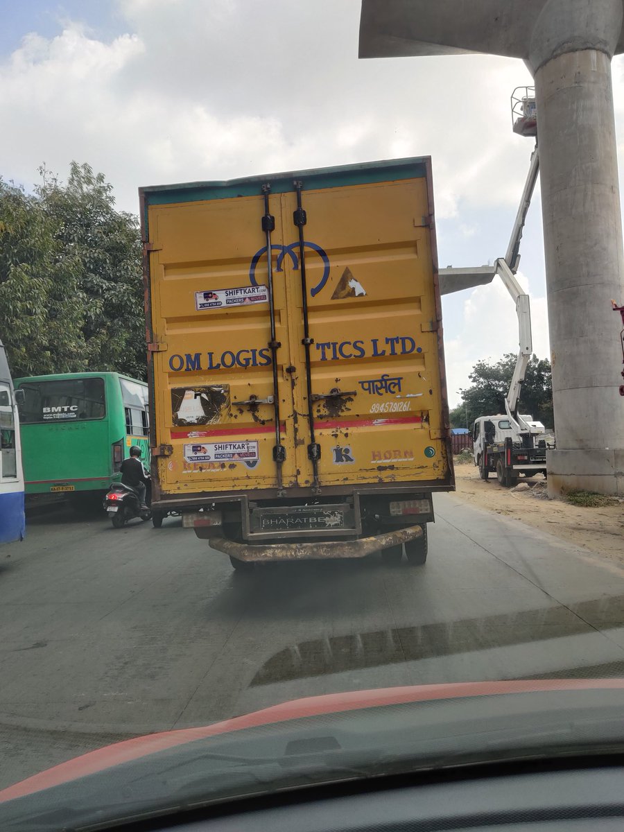 bipinbopaiah's tweet photo. @OmLogisticsLtd Rash driving in Bangalore outer ring road towards Whitefield.
No number plate . https://t.co/XjM2DRdg6r