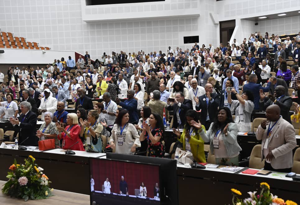 DiazCanelB's tweet photo. Con mucho placer inauguramos este sábado la IV Conferencia "La Nación y la Emigración", inspirados #JuntosXCuba en la fórmula del amor triunfante de la que hablara el Apóstol.

Desde el diálogo respetuoso, sincero y necesario con la #Cuba de todos #LaPatriaCrece. https://t.co/9AzWpZXOJn