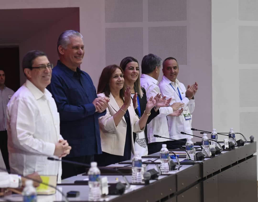 DiazCanelB's tweet photo. Con mucho placer inauguramos este sábado la IV Conferencia "La Nación y la Emigración", inspirados #JuntosXCuba en la fórmula del amor triunfante de la que hablara el Apóstol.

Desde el diálogo respetuoso, sincero y necesario con la #Cuba de todos #LaPatriaCrece. https://t.co/9AzWpZXOJn