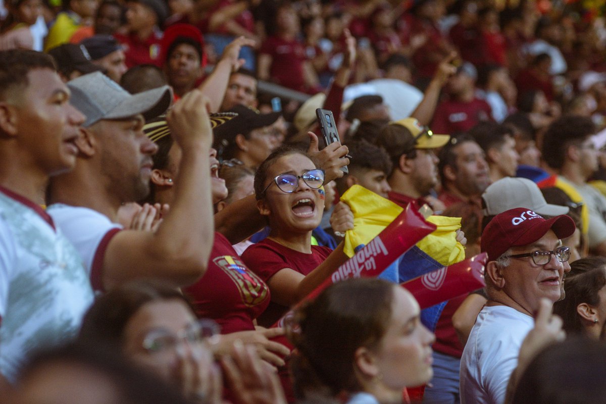 philipick's tweet photo. Postales Vinotinto https://t.co/VAbqPe0TLm