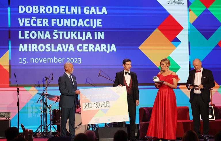 rogla's tweet image. Special night in Ljubljana!

Thank you all involved, hvala vsem ki ste bili tam, hvala vsem, ki ste kakorkoli sodelovali. Izjemno ponosen na to, kar nam je uspelo skupaj.

@the_1_dragon srečno! 😜

Priklon @PrimoRogliFoun1 in @sloveniaolympicteam 💪🏼

 📸 @bohakphoto @alesfevzer