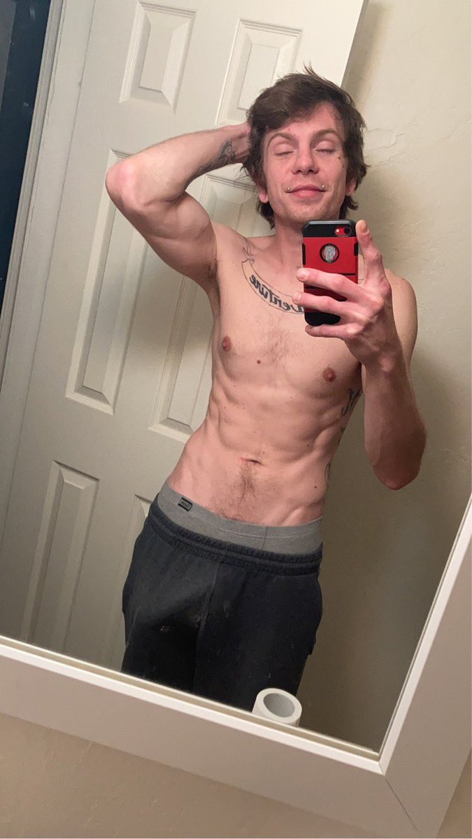 ReptarSmokin's tweet photo. Love sweatpants weather 😘
Hit the links 🌹 https://t.co/v9Q2hmznmP