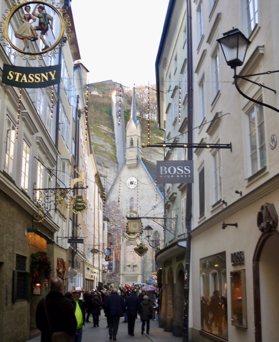 @admired_art @monkbonk #cityshots
 #Salzburg