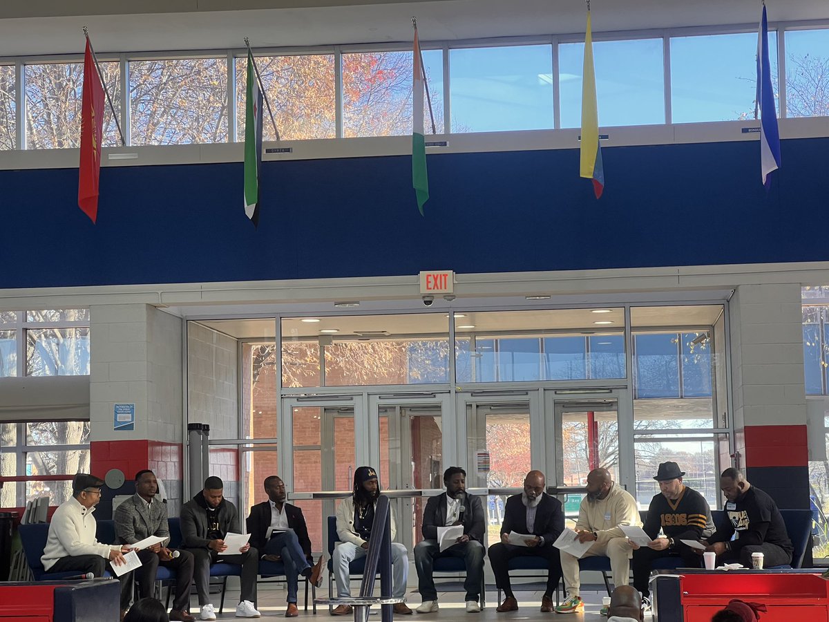 WesleyBell4MO's tweet photo. Mental Health care should not be whispered about, ridiculed or ignored, but embraced and supported in order to uplift our communities. 
So proud to support the "Dudes, Dad's and Donuts" program hosted by @FergFlorSchools https://t.co/MZNrQA96NF