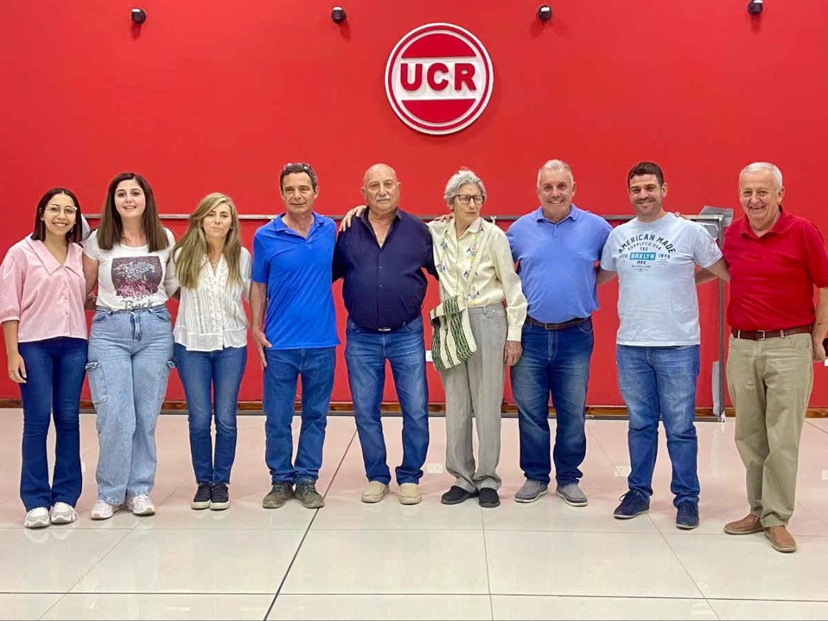Felicitaciones a las nuevas autoridades de la UCR. Comienza un nueva era de compromiso con los principios que nos identifican como radicales: igualdad, justicia social y democracia.

Trabajaré junto a ustedes en un futuro donde cada voz sea escuchada y cada idea valorada.