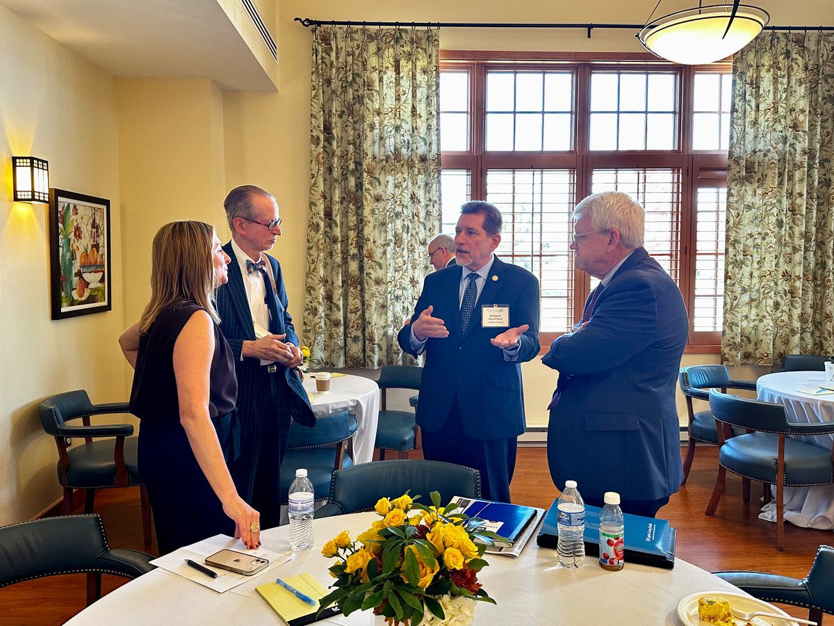 It was a pleasure joining Capitol Caring and Del Simon at the Adler Center for a round table discussion on end of life care in Virginia. We had a productive and informative dialogue about how the legislature can better support hospice across the Commonwealth.